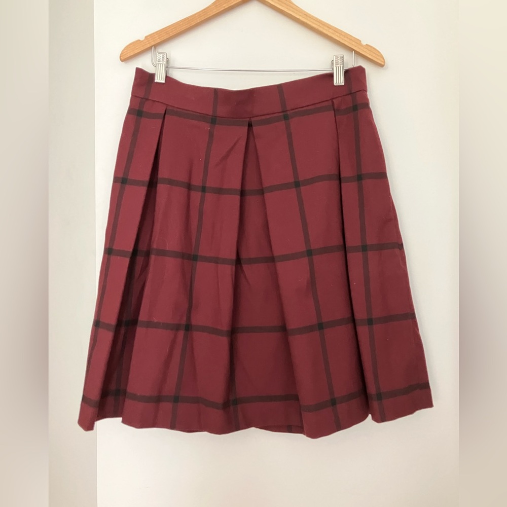 Banana Republic Pleated Skirt size 12 Petite